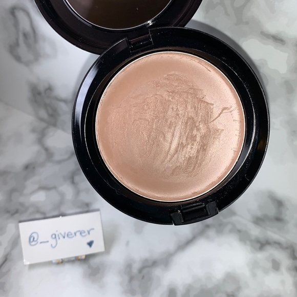 AMBER Prep & Prime Beauty Balm MAC Cosmetics - Picture 5 of 15